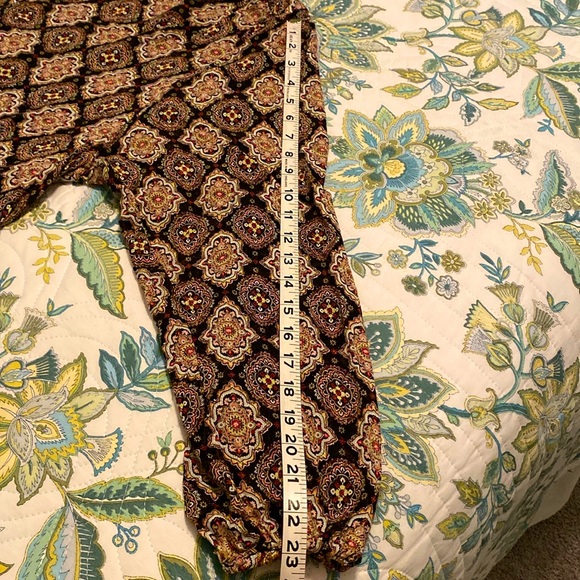 NWT Gimmcks paisley top, size M. - Picture 7 of 8